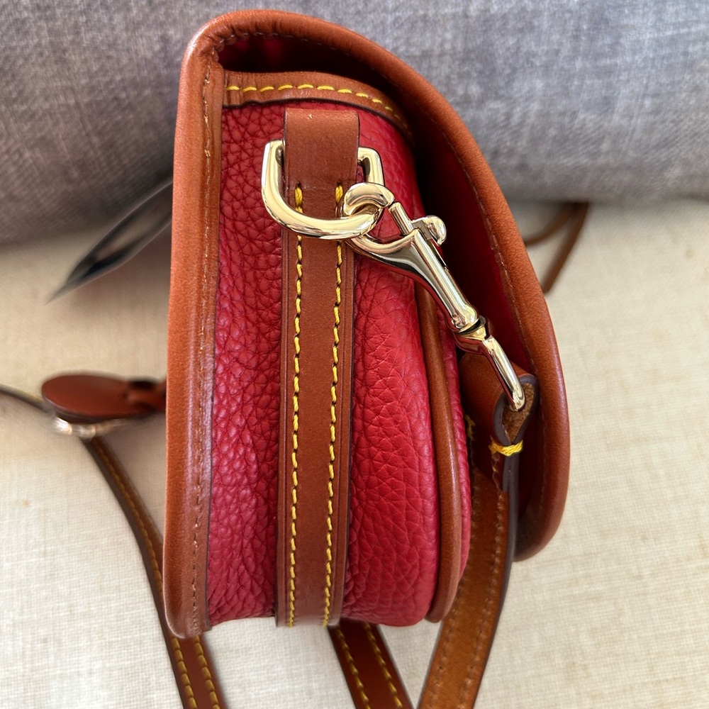 Dooney & Bourke Red Leather Duck bag Crossbody NWT - Picture 3 of 7